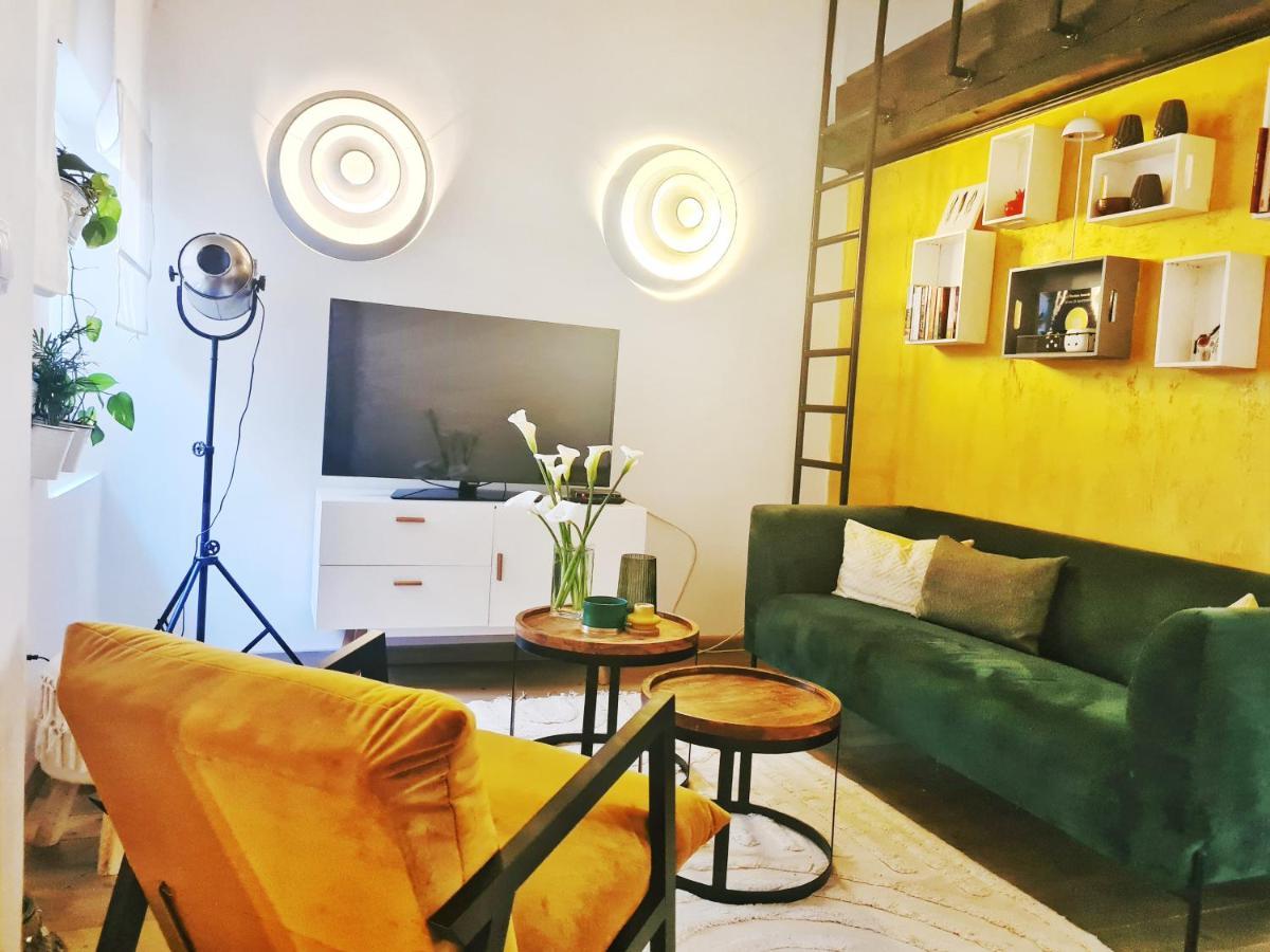 Grisia 26 Apartment Ровин Екстериор снимка